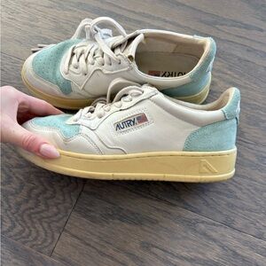 Autry Medalist Low Sneakers